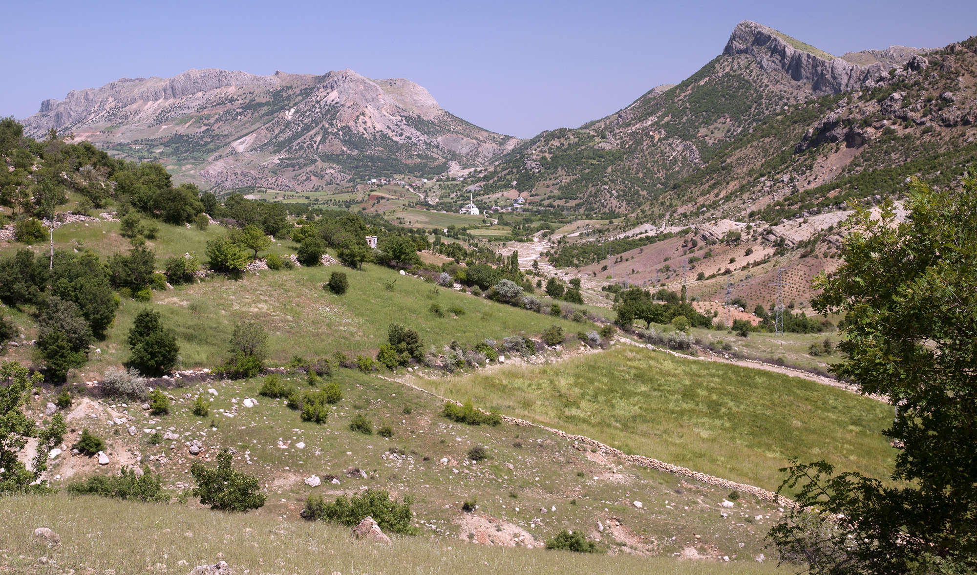 Karadut village environs